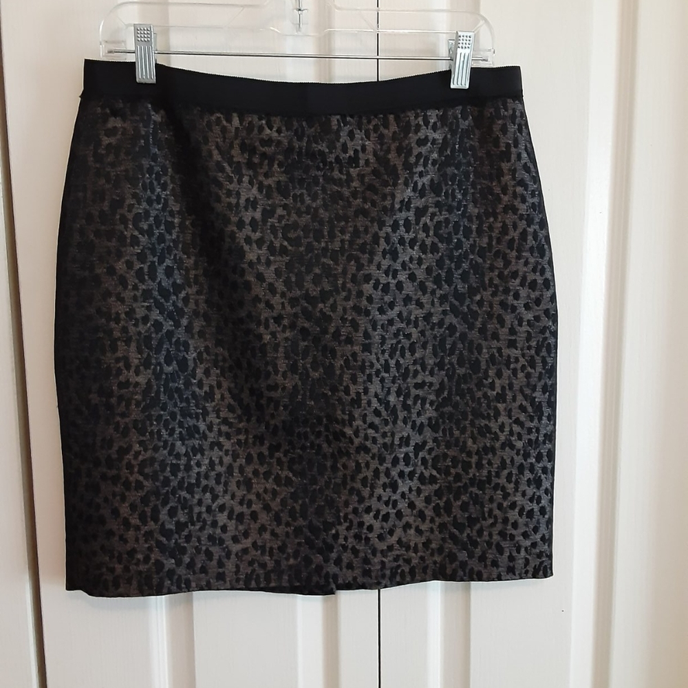 Ann Taylor Size 8 Grey Leopard Pencil Skirt